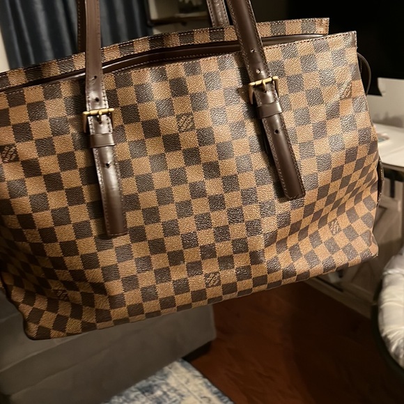 Preloved LV Chelsea ebony in damier beautiful authentic medium/large size purse - Picture 2 of 9